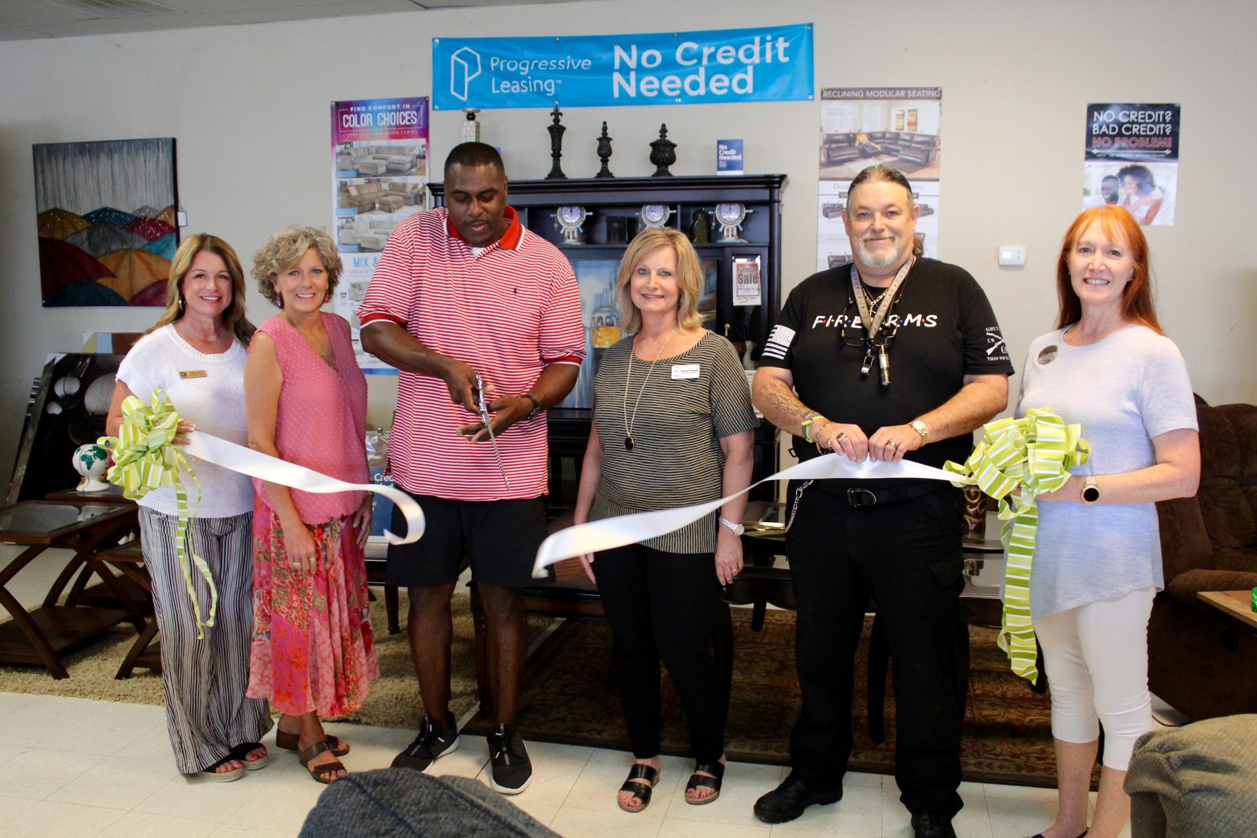 Sims Furniture ribbon cutting
